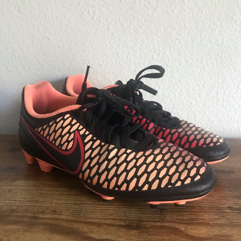 Nike Tiempo Magista Cleats